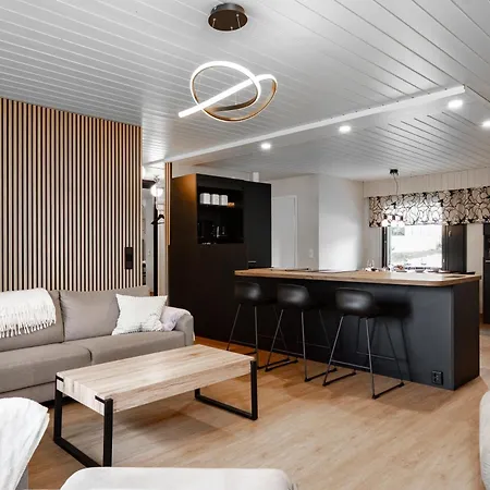 Teddy's Hideout, Private Sauna By Lapland Host Villa Rovaniemi